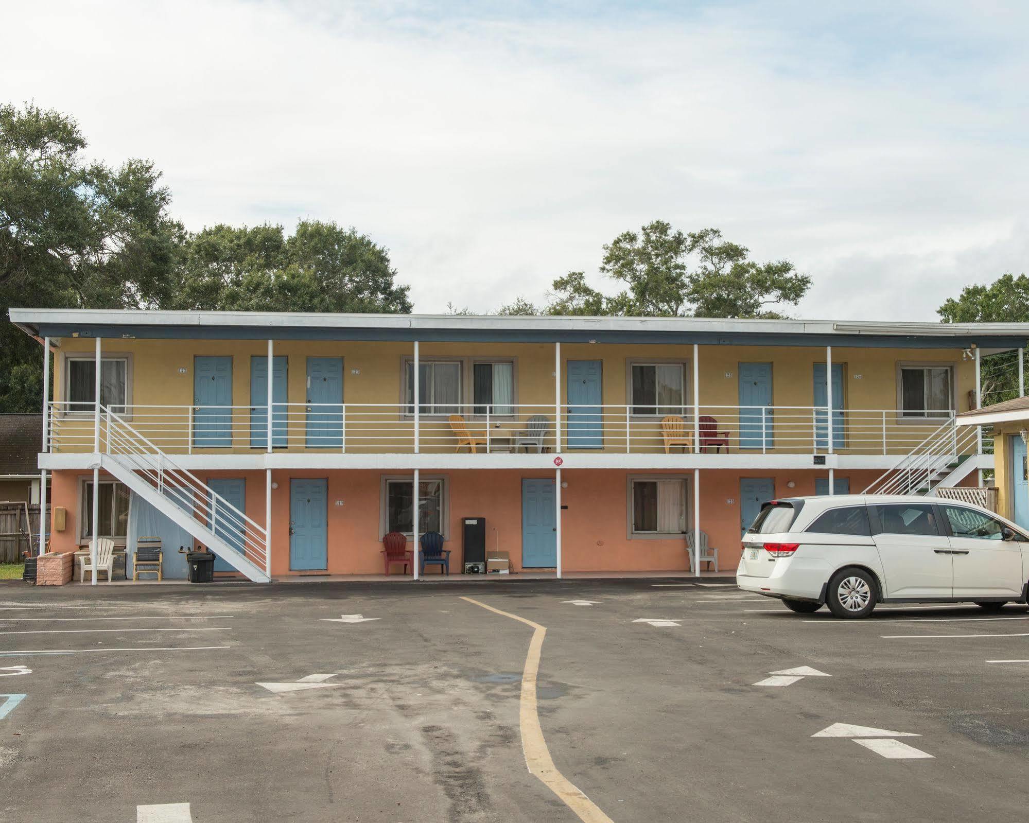 Delux Inn Clearwater Exterior photo