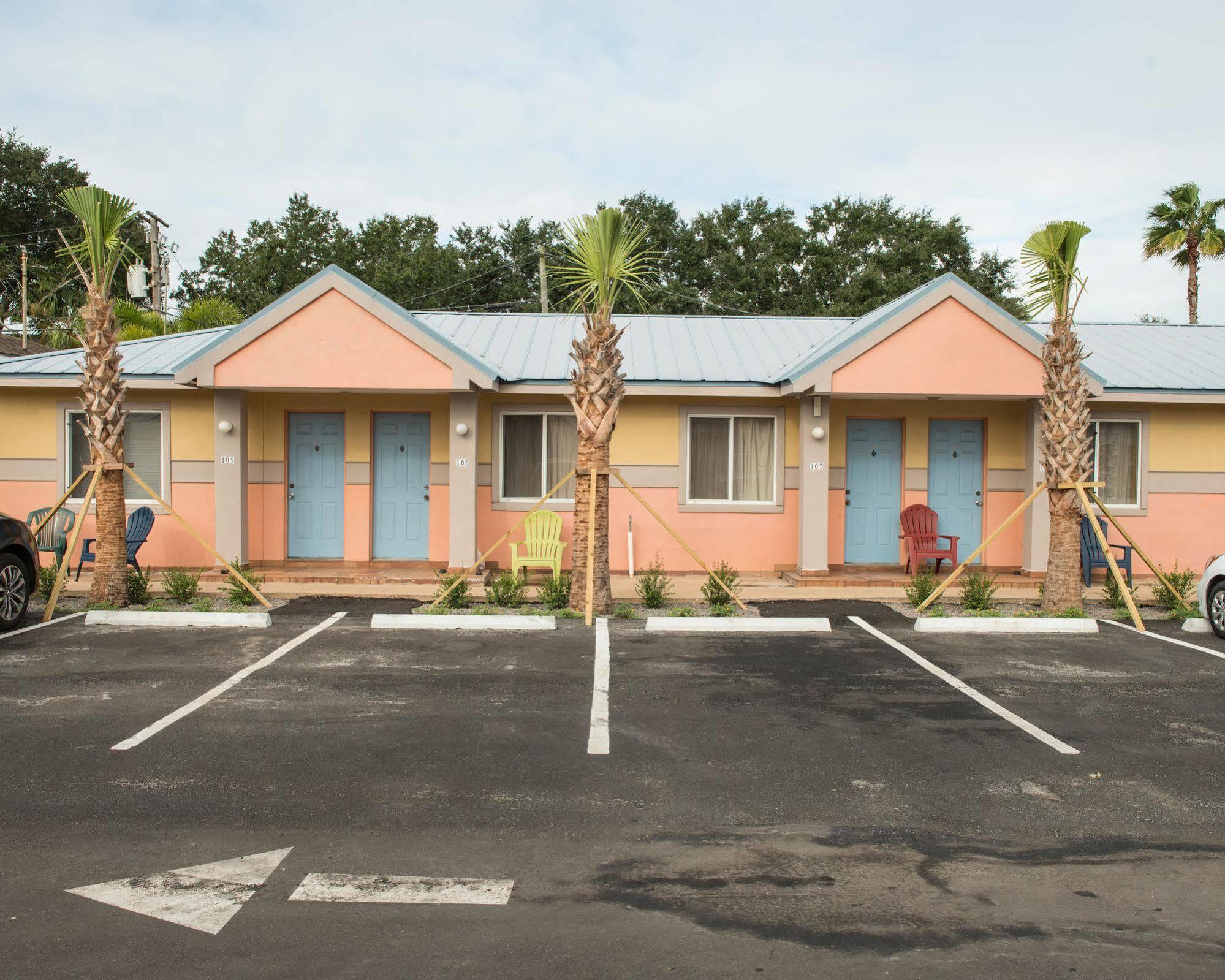 Delux Inn Clearwater Exterior photo