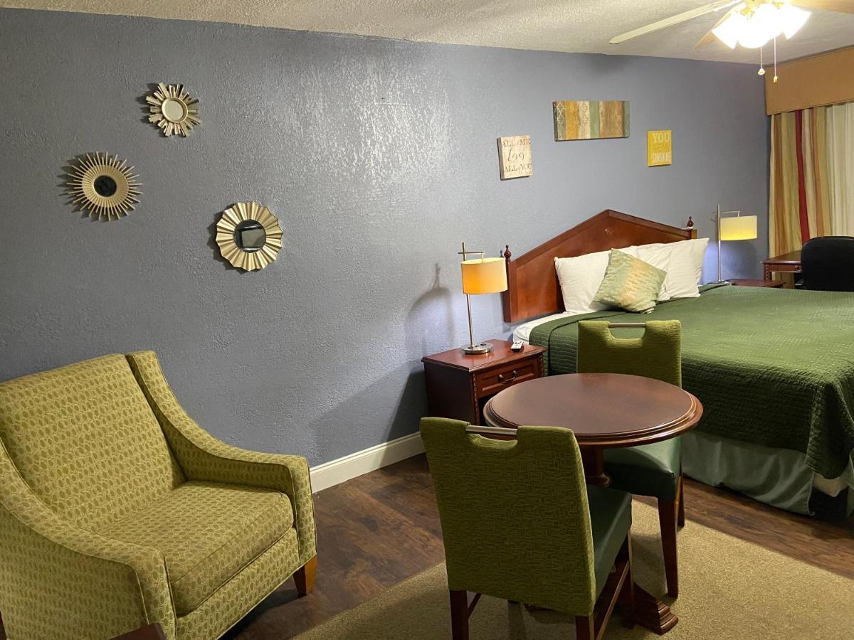 Delux Inn Clearwater Exterior photo