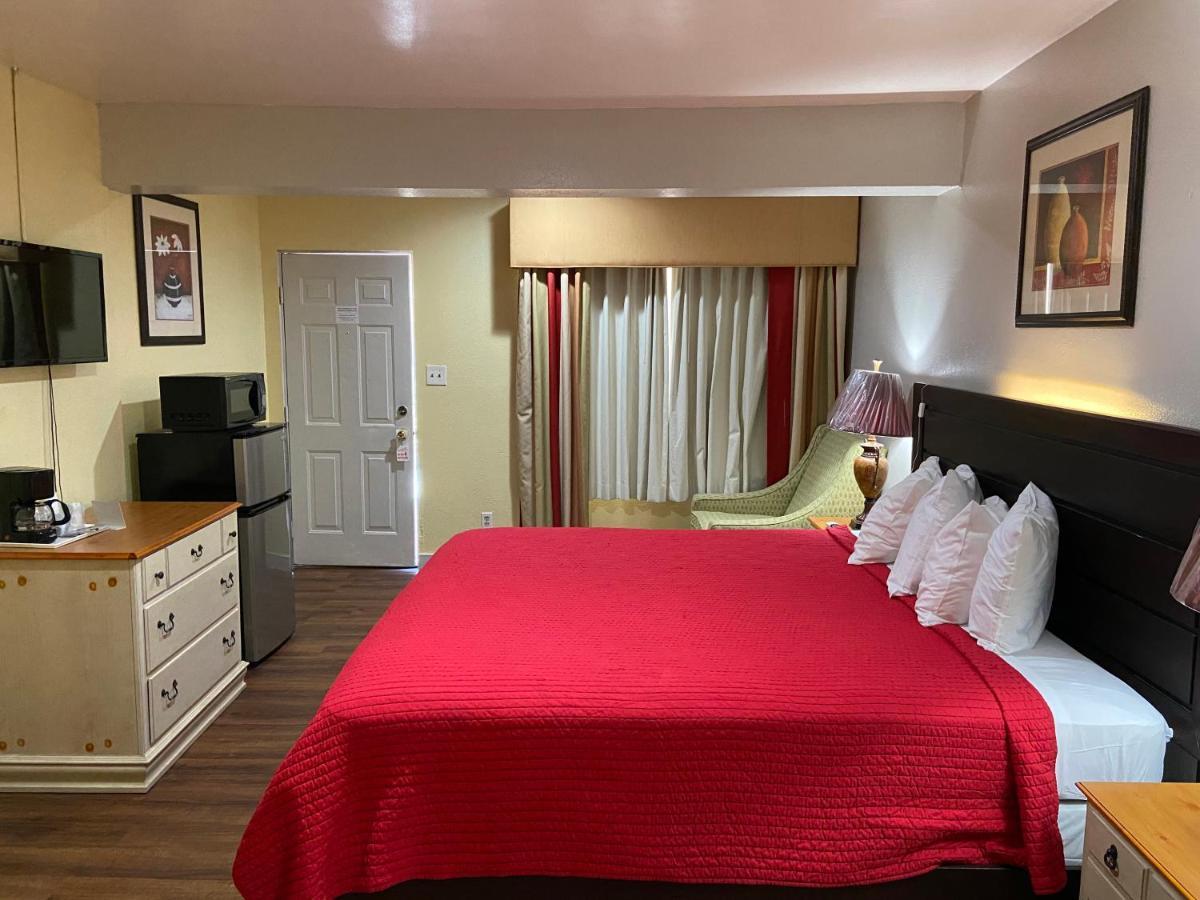 Delux Inn Clearwater Exterior photo